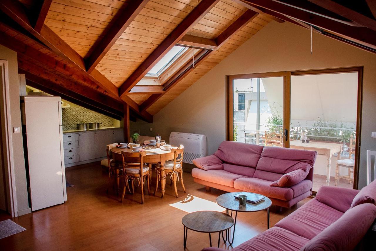 Country Style Attic In The Heart Of Preveza Apartment Exterior photo